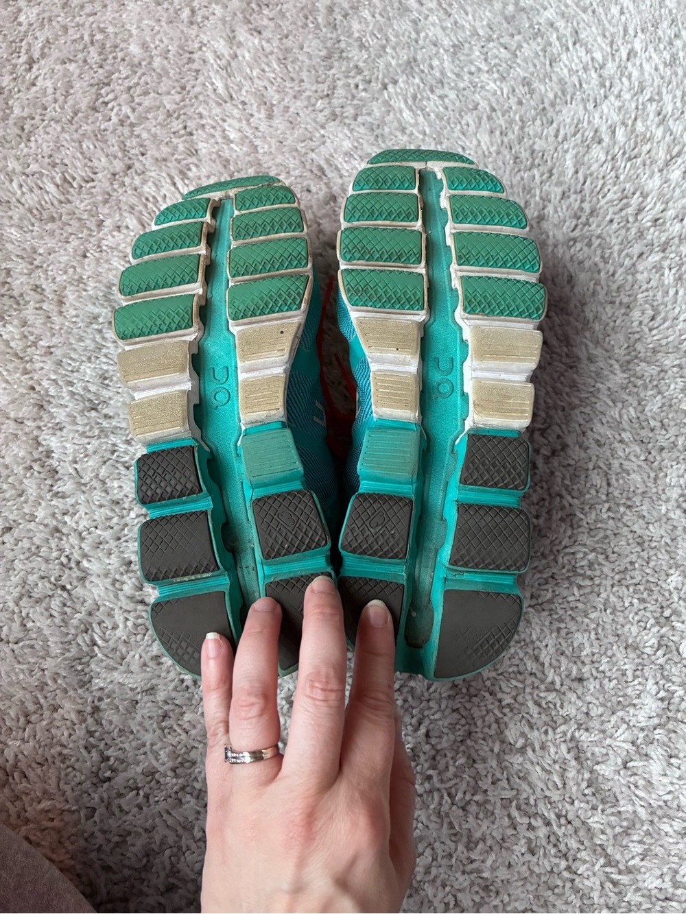 Women’s On Cloud. Teal and orange. Size 7. - Picture 6 of 6